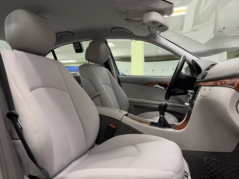 Mercedes-Benz Clase E E 200 K Classic 135 kW (183 CV)
