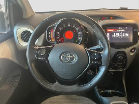 Toyota Aygo 1.0 70 x-play