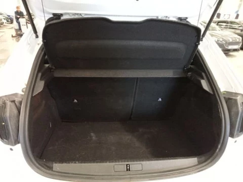 Peugeot 208 BlueHDi 73kW (100CV) Active