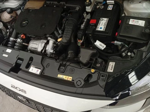 Peugeot 208 BlueHDi 73kW (100CV) Active