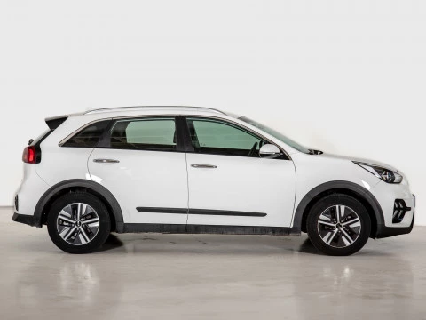 Kia Niro 1.6 GDi HEV 104kW (141CV) Drive Kia Niro 1.6 GDi HEV 104kW (141CV) Drive