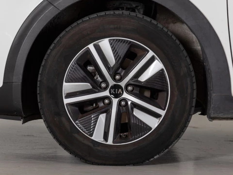 Kia Niro 1.6 GDi HEV 104kW (141CV) Drive Kia Niro 1.6 GDi HEV 104kW (141CV) Drive