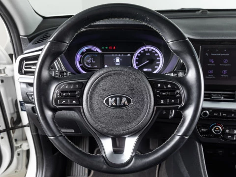 Kia Niro 1.6 GDi HEV 104kW (141CV) Drive Kia Niro 1.6 GDi HEV 104kW (141CV) Drive