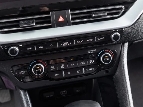 Kia Niro 1.6 GDi HEV 104kW (141CV) Drive Kia Niro 1.6 GDi HEV 104kW (141CV) Drive