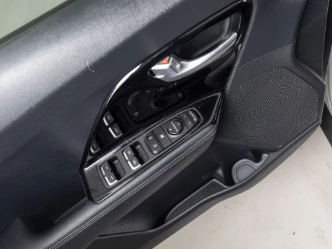 Kia Niro 1.6 GDi HEV 104kW (141CV) Drive Kia Niro 1.6 GDi HEV 104kW (141CV) Drive