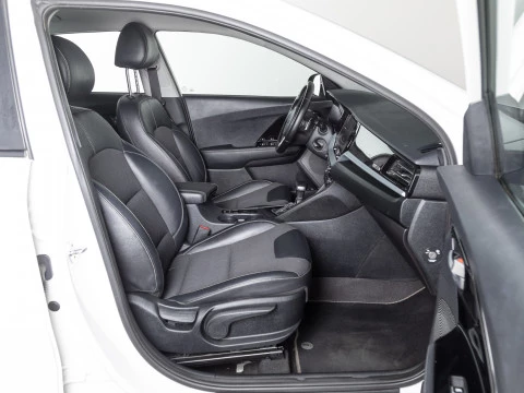 Kia Niro 1.6 GDi HEV 104kW (141CV) Drive Kia Niro 1.6 GDi HEV 104kW (141CV) Drive