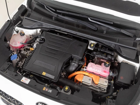 Kia Niro 1.6 GDi HEV 104kW (141CV) Drive Kia Niro 1.6 GDi HEV 104kW (141CV) Drive