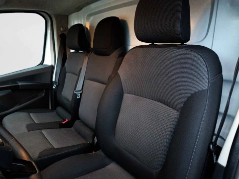 Nissan Primastar 2.0DCI 96KW GO L2H1 4P