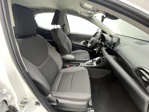 Toyota Yaris 1.5 120H Business Plus