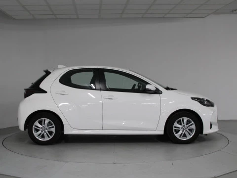 Toyota Yaris 1.5 120H Business Plus