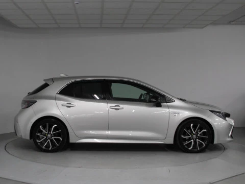 Toyota Corolla 2.0 180H ADVANCE E-CVT