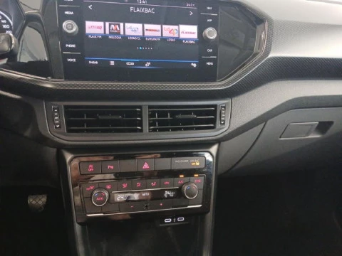 Volkswagen T-Cross 1.0 TSI 81KW ADVANCE 110 5P