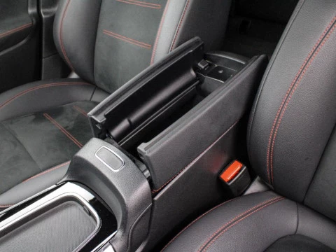 Mercedes-Benz GLA 200 DCT 163CV 5P