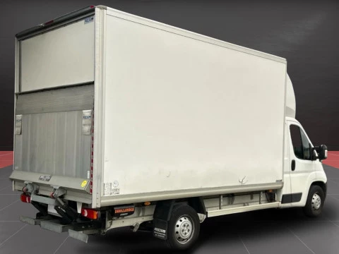 Peugeot Boxer Carrozado L4 con trampilla 130cv