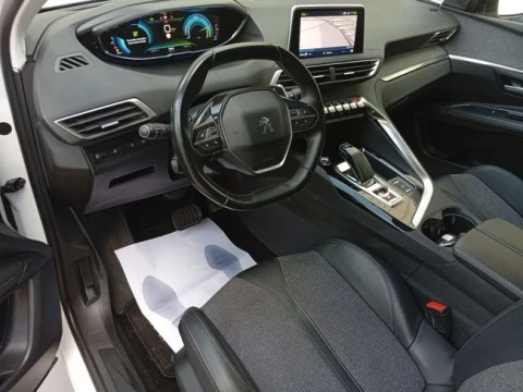 Peugeot 3008 Hybrid 225 e-EAT8 Allure