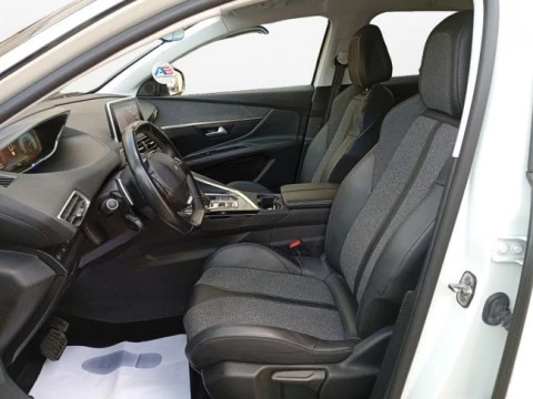 Peugeot 3008 Hybrid 225 e-EAT8 Allure