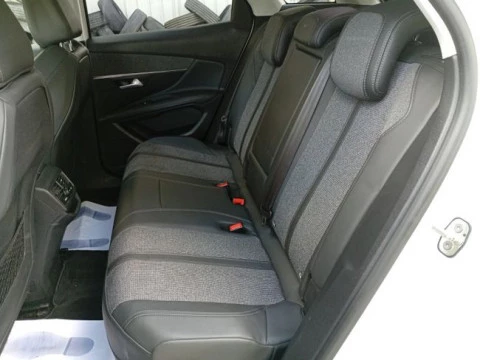 Peugeot 3008 Hybrid 225 e-EAT8 Allure