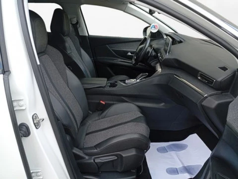 Peugeot 3008 Hybrid 225 e-EAT8 Allure
