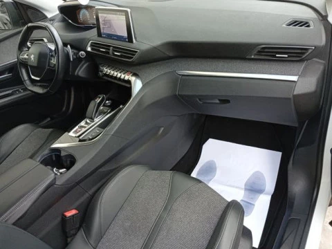 Peugeot 3008 Hybrid 225 e-EAT8 Allure