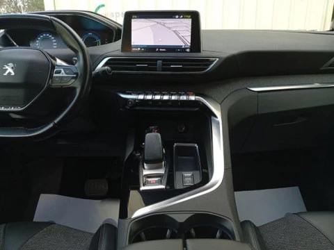 Peugeot 3008 Hybrid 225 e-EAT8 Allure