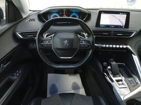 Peugeot 3008 Hybrid 225 e-EAT8 Allure