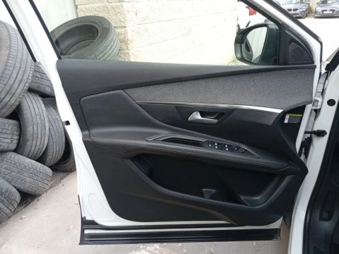 Peugeot 3008 Hybrid 225 e-EAT8 Allure