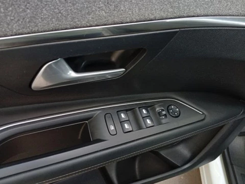 Peugeot 3008 Hybrid 225 e-EAT8 Allure