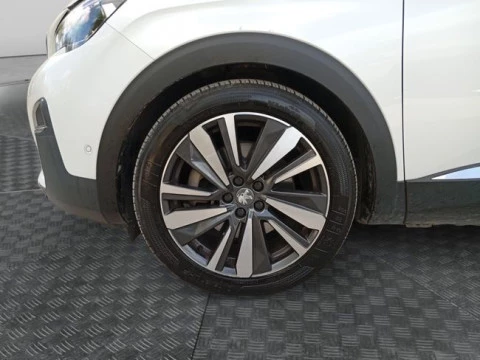 Peugeot 3008 Hybrid 225 e-EAT8 Allure