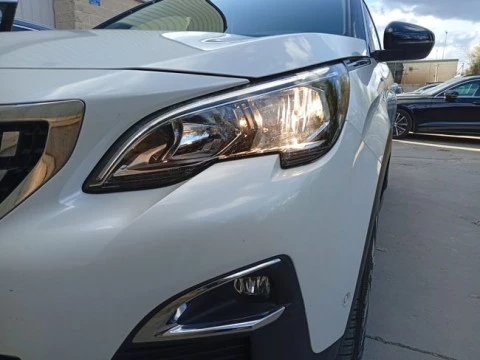 Peugeot 3008 Hybrid 225 e-EAT8 Allure