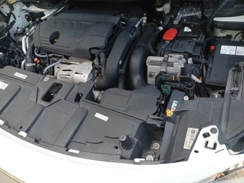 Peugeot 3008 Hybrid 225 e-EAT8 Allure