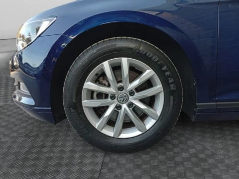 Volkswagen Passat Advance 1.6 TDI 88kW(120CV) DSG Variant