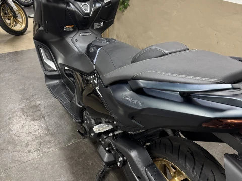 Yamaha TMAX 560 TECH MAX DARK PETROL Yamaha TMAX 560 TECH MAX DARK PETROL