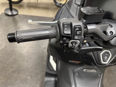 Yamaha TMAX 560 TECH MAX DARK PETROL Yamaha TMAX 560 TECH MAX DARK PETROL