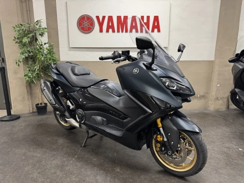 Yamaha TMAX 560 TECH MAX DARK PETROL Yamaha TMAX 560 TECH MAX DARK PETROL