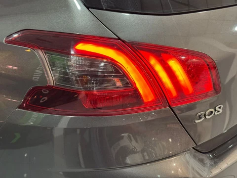 Peugeot 308 1.5 BLUEHDI S/S STYLE 130
