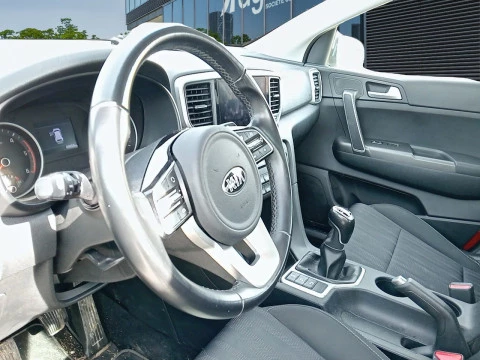 Kia Sportage 1.6 MHEV Business 100kW (136CV) 4x4