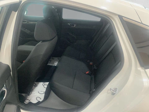 Honda Civic 2.0 i-MMD Elegance CVT
