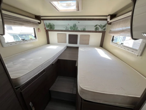 MCLOUIS NEVIS NEVIS 873