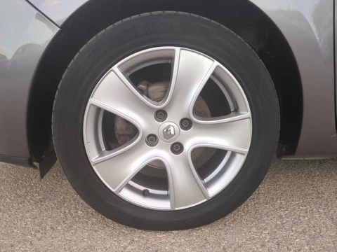 Renault Clio Limited 1.2 16v 75 Euro 6