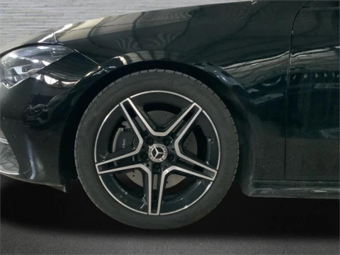 Mercedes-Benz CLA 200 D DCT Shooting Brake