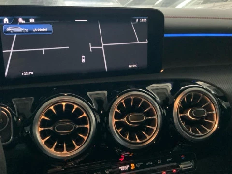 Mercedes-Benz CLA 200 D DCT Shooting Brake