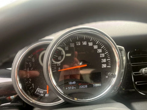 MINI COOPER 5 PUERTAS