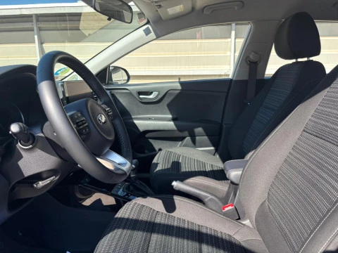 Kia Stonic DRIVE 1.0 T-GDI 120CV MHEV DCT 5P