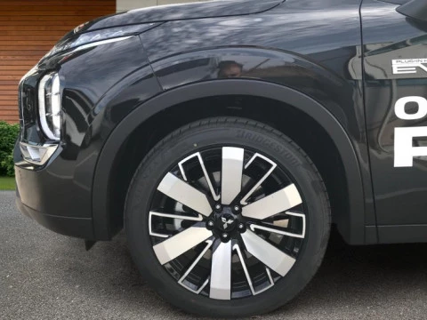 Mitsubishi Outlander  PHEV KAITEKI 4WD
