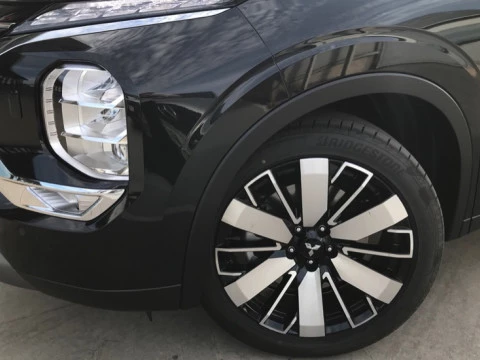 Mitsubishi Outlander  PHEV KAITEKI 4WD