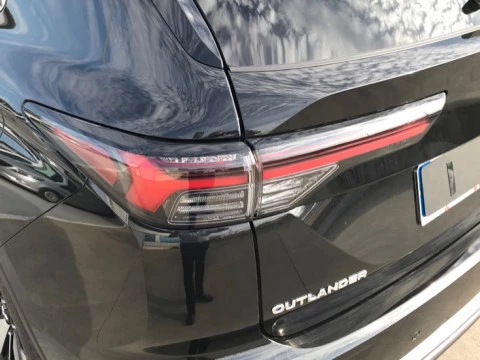 Mitsubishi Outlander  PHEV KAITEKI 4WD