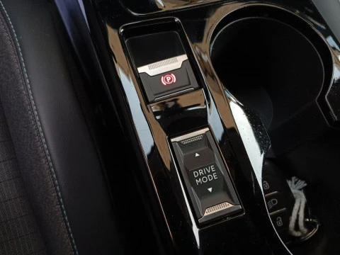 Peugeot 2008 Allure BlueHDI 130 S&S EAT8