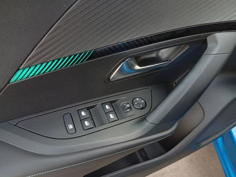 Peugeot 2008 Allure BlueHDI 130 S&S EAT8