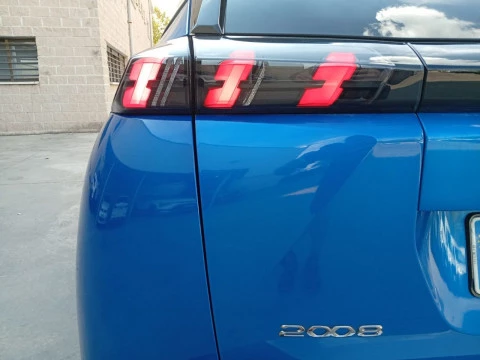 Peugeot 2008 Allure BlueHDI 130 S&S EAT8