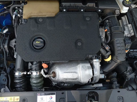 Peugeot 2008 Allure BlueHDI 130 S&S EAT8